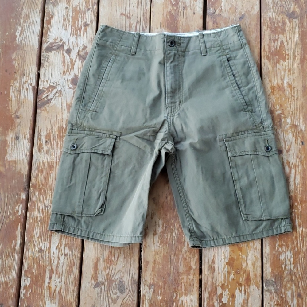 Levi's- Shorts - Picture 1 of 3